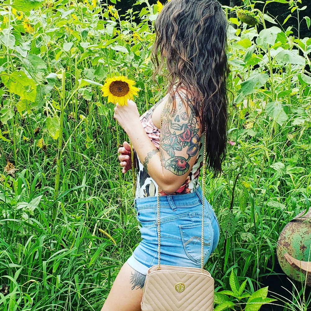 Meet your Posher, Danielle